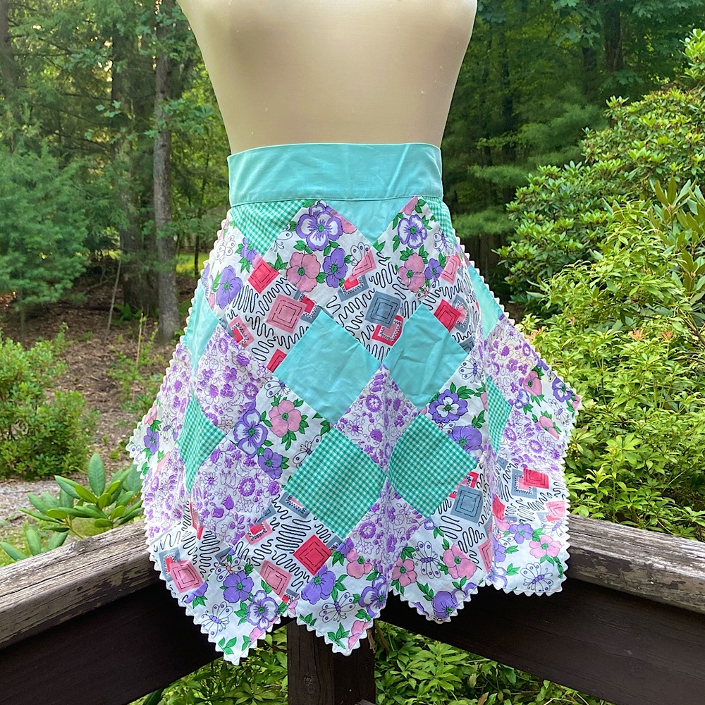 Adorable 1950s Patchwork Apron
